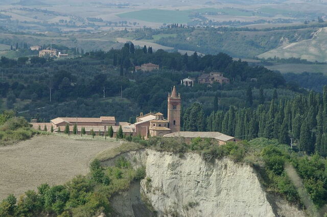 Monte Oliveto Maggiore en Crete Senesi
