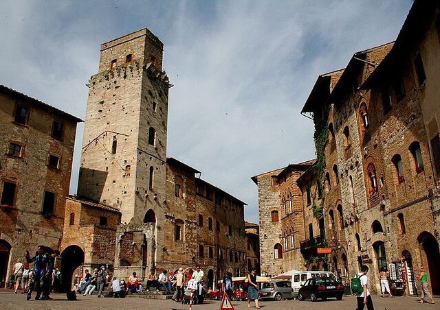 La Piazza Cisterna à San Gimignano
