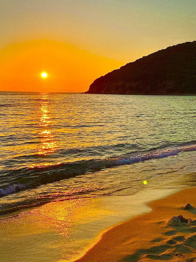 Cala Violina au coucher du soleil