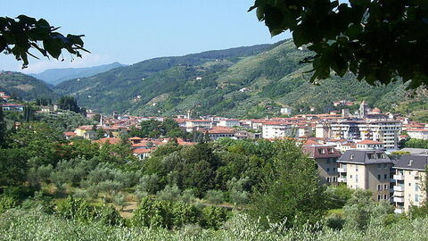 Vues sur la ville de Pescia