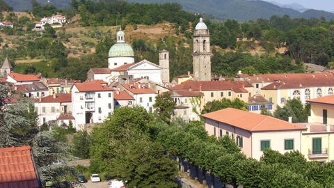 Vue sur la ville de Pontremoli