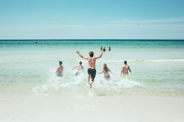Un groupe à la plage