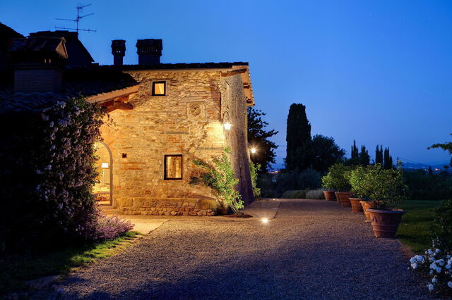 Villa Mattei, extérieur la nuit