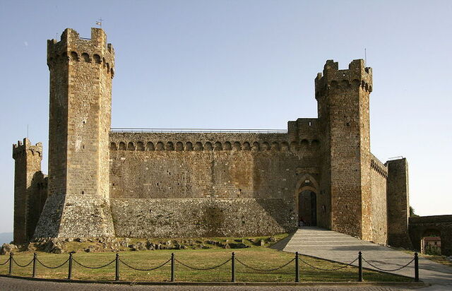 Montalcino, vue sur le chateau fort
