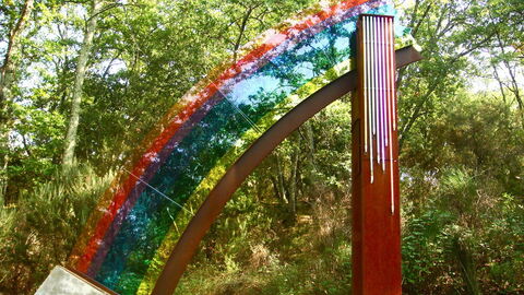 Un arc-en-ciel dans le Parc des Sculptures du Chianti