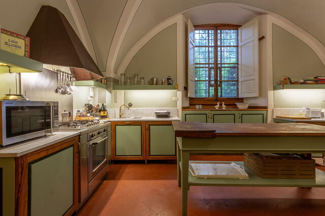 Castel Ruggero, cuisine