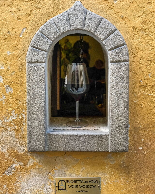 Une fenêtre à vin