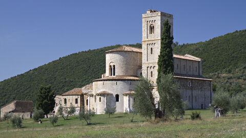 Vue de l'abbaye lors d'un jour ensoleillé