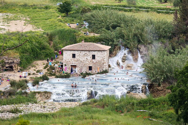Vue sur les thermes de Saturnia