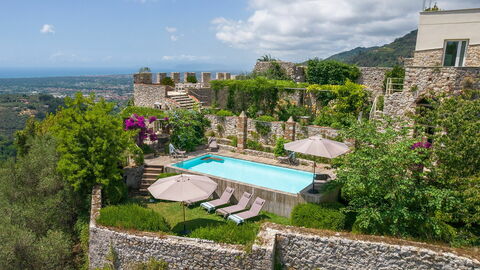 Villa Maestosa, extérieur