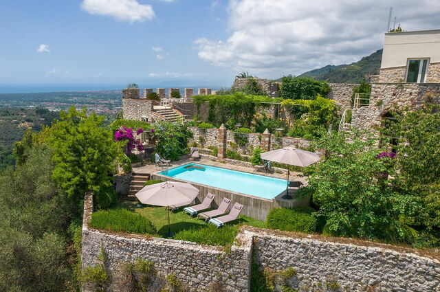 Villa Maestosa, extérieur