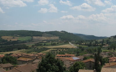 Vue sur le terrain entourant le château
