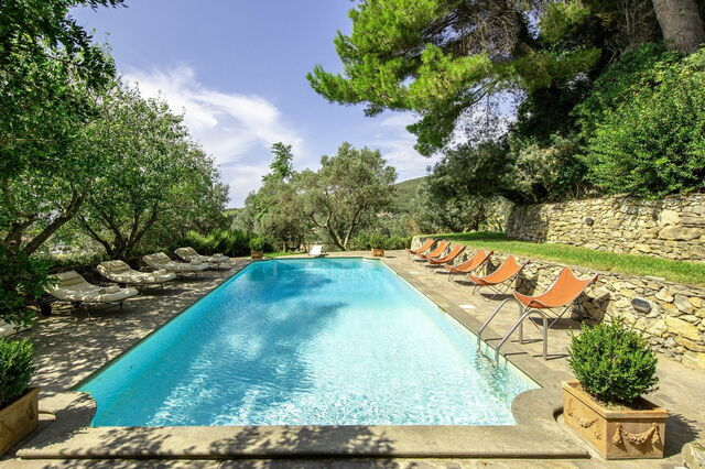 Château Leopoldo, piscine