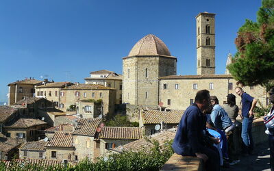 Touristes à Volterra