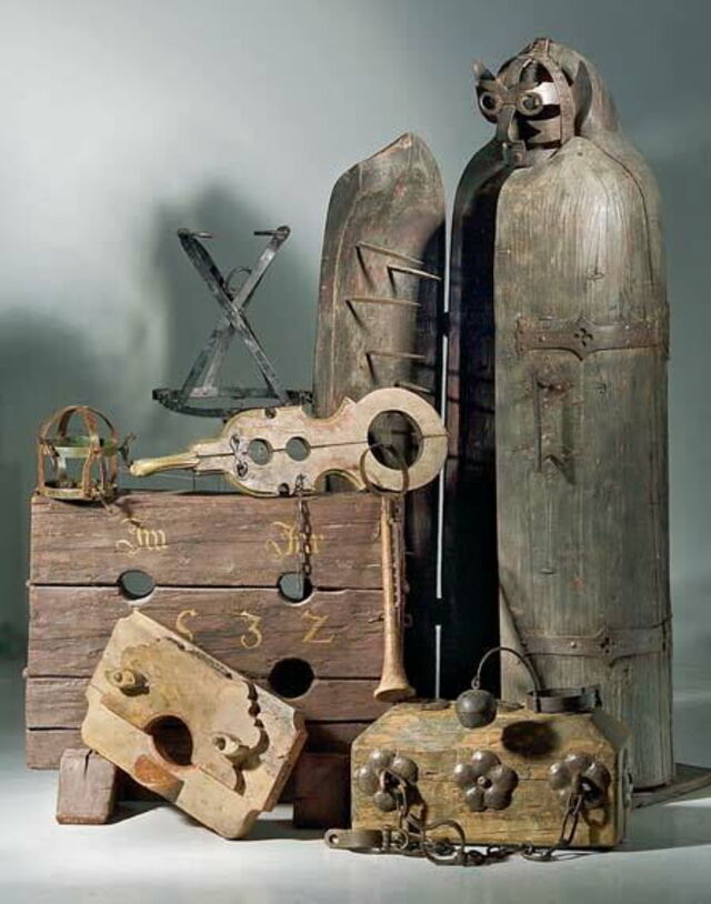 Exemples d'instruments de torture