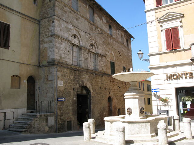 La Piazza à Asciano