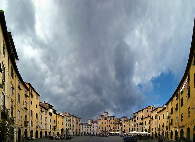 Piazza dell' Anfiteatro
