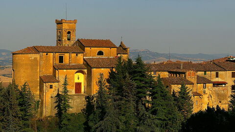 Vue sur la ville de Chianni en Toscane