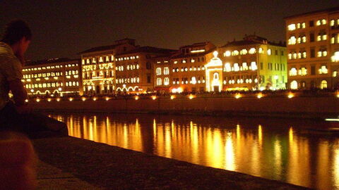 Pise, vue de nuit