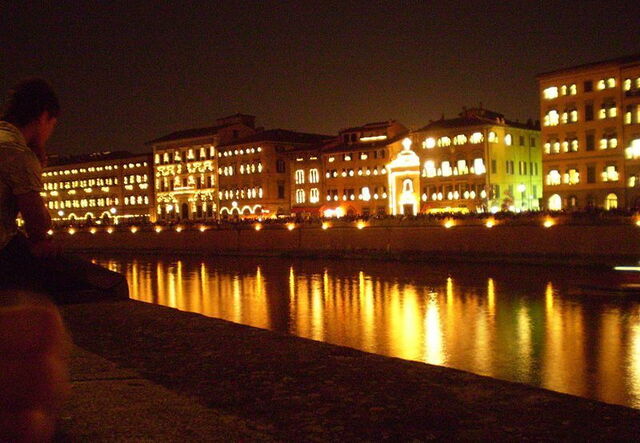 Pise, vue de nuit