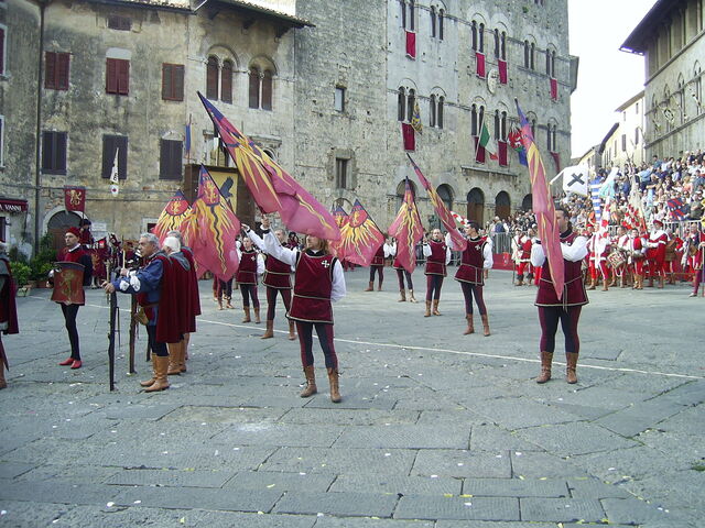 Balestro del Girifalco, porte-drapeaux