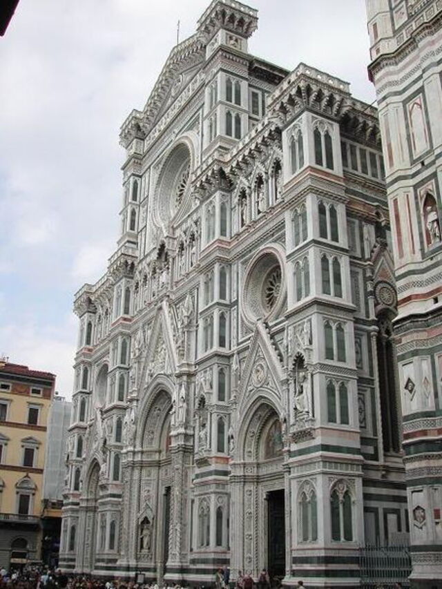 Le devant la cathédrale de Florence
