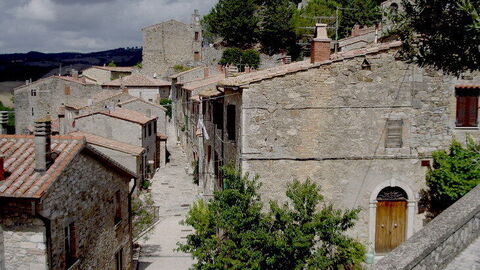 Vue sur le village de  Rocchette di Fazio
