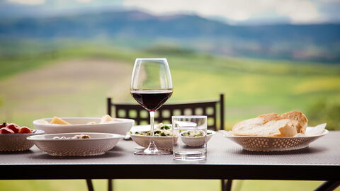repas avec vue sur la Toscane