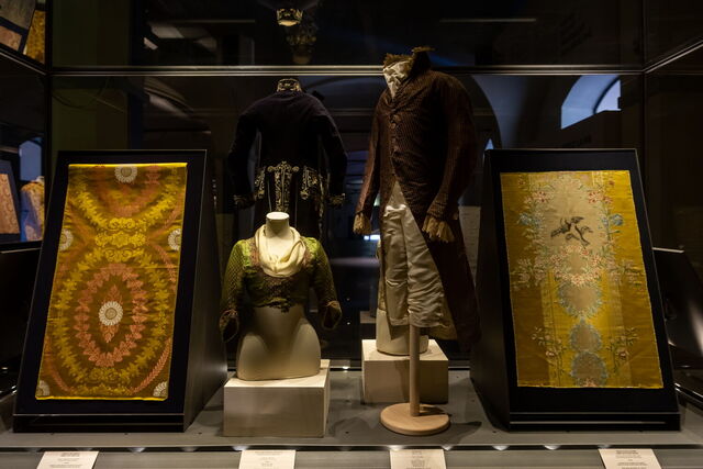 Exposition au Museo del Tessuto