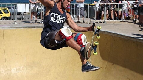 Skateboard sur une rampe