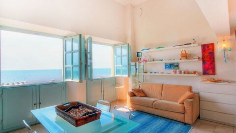 Suite 48, intérieur