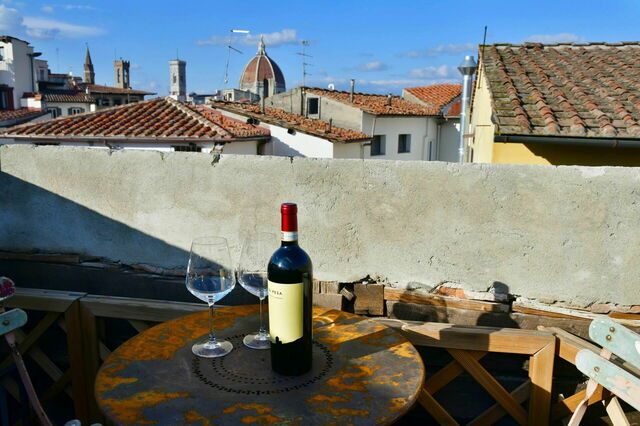 Terrace, Lion Nero