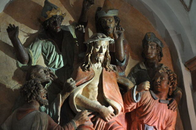 Une sculpture dans l'ermitage de San Vivaldo