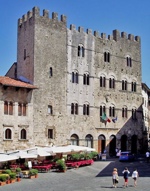 le tunnel souterrain de Massa Marittima commence ici!