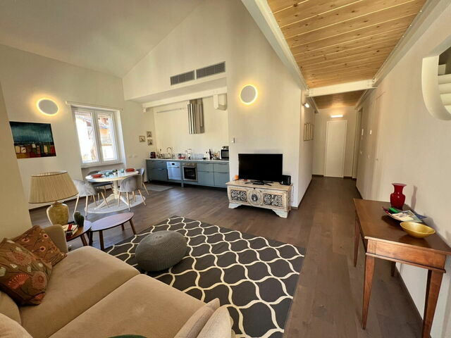 Sui Tetti Di Lucca, Salon