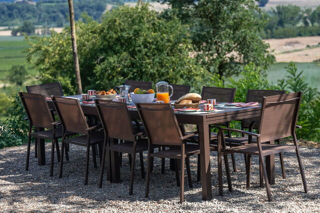 Dîner en plein air à la Villa Aiale