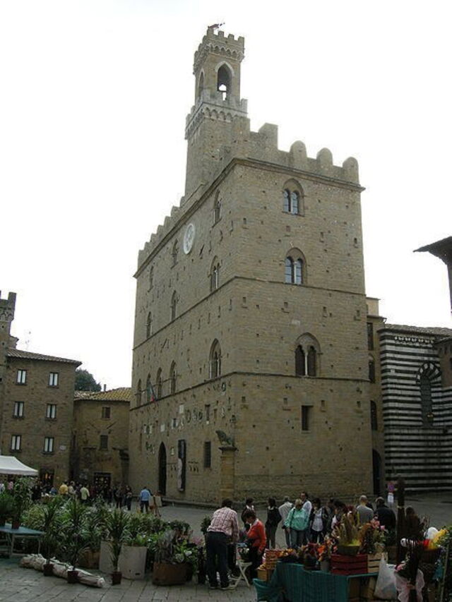 Le palais des prieurs à Volterra