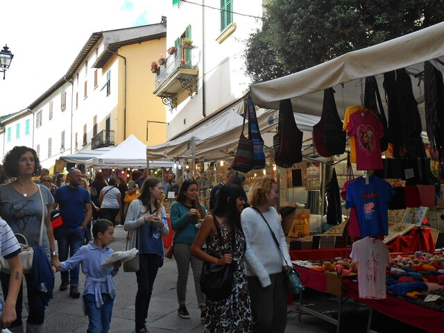 Marché d'exposition Marron Buono