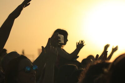 Les gens à un concert