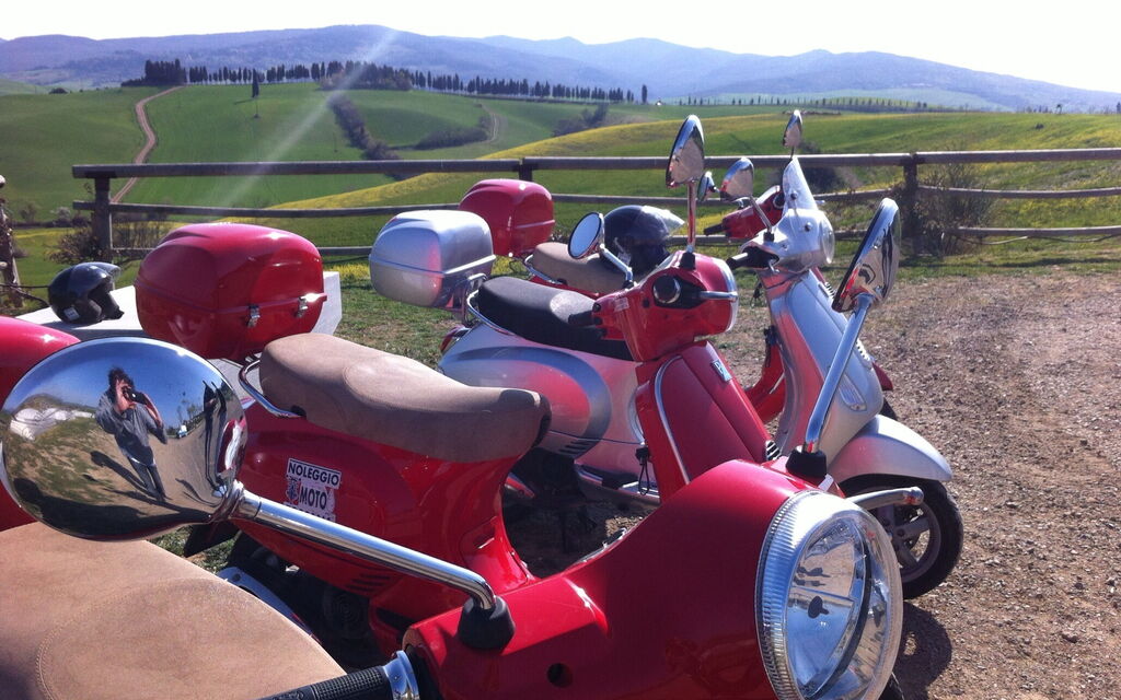 Vespa tour, great way tot discover Tuscany