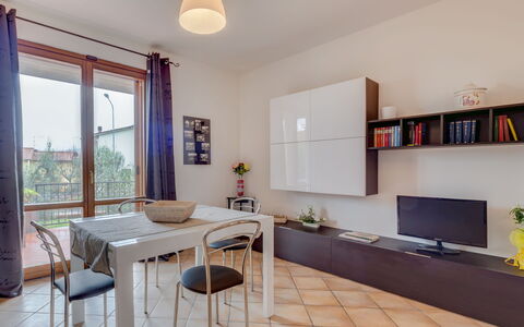 La Casina Del Canneto: Propriété, Pièce, Design Intérieur, Meubles, Bâtiment, Immobilier, Salon, Maison, Jaune, Sol