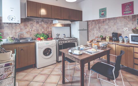 La Casina Del Canneto: Propriété, Pièce, Cuisine, Bâtiment, Meubles, Immobilier, Maison, Design Intérieur, Cabinetry, Principaux Appliance