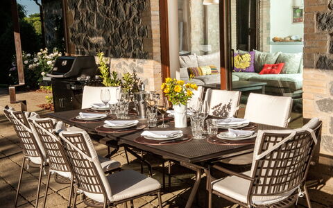 Casale Porano: Meubles, Pièce, Table, Propriété, Salle À Manger, Tableau De Plein Air, Design Intérieur, Domicile, Chaise, Table Cuisine Et Salle A Manger