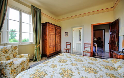 Villa Fiamma: Propriété, Fenêtre, Bâtiment, Bleu Azur, Bois, Textile, Design Intérieur, Sol, Sol, Porte