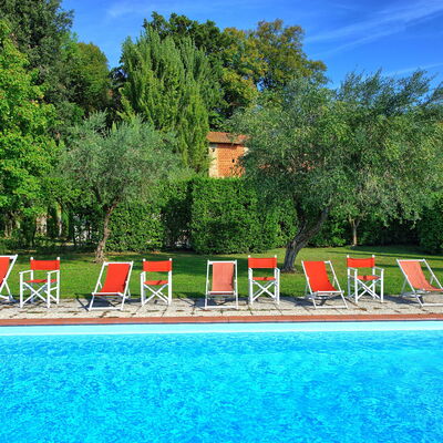 Villa Fiamma: L'Eau, Ciel, Plante, La Nature, Nuage, Arbre, Paysage Naturel, Piscine, Loisir, Herbe