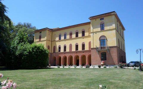 Villa Rocchi: Propriété, Bâtiment, Biens, Maison, Architecture, Villa, Manoir, Immobilier, Demeure Seigneuriale, Résidence Officielle