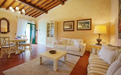 Corbezzolo: Pièce, Propriété, Bâtiment, Meubles, Design Intérieur, Salon, Maison, Table, Immobilier, Plafond