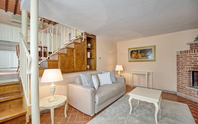 Mirto: Pièce, Propriété, Meubles, Design Intérieur, Bâtiment, Maison, Sol, Salon, Immobilier, Mur