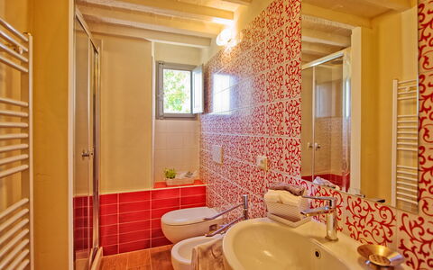 Villa Marietta: Pièce, Salle De Bains, Propriété, Design Intérieur, Maison, Immobilier, Bâtiment, Domicile, Rideau, Architecture