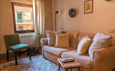 Il Pigionale: Meubles, Design Intérieur, Sol, Bois, Canapé, Sol, Pièce, Salon, Table, Éclairage